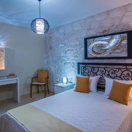 Villa Evanthe Stone